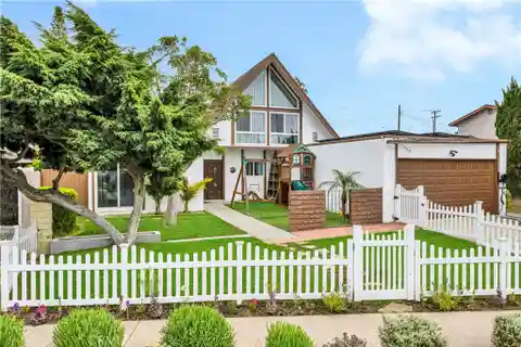 Beautifully Remodeled Pool Home