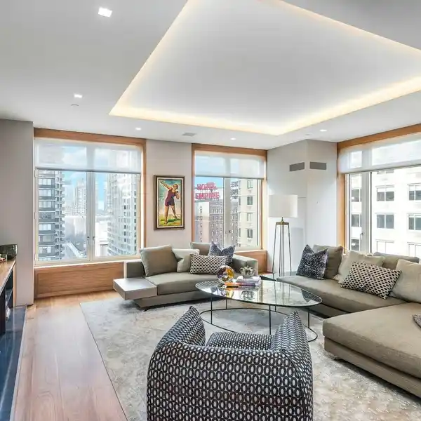 EXPERTLY DESIGNED TRIPLE MINT RENOVATED RESIDENCE