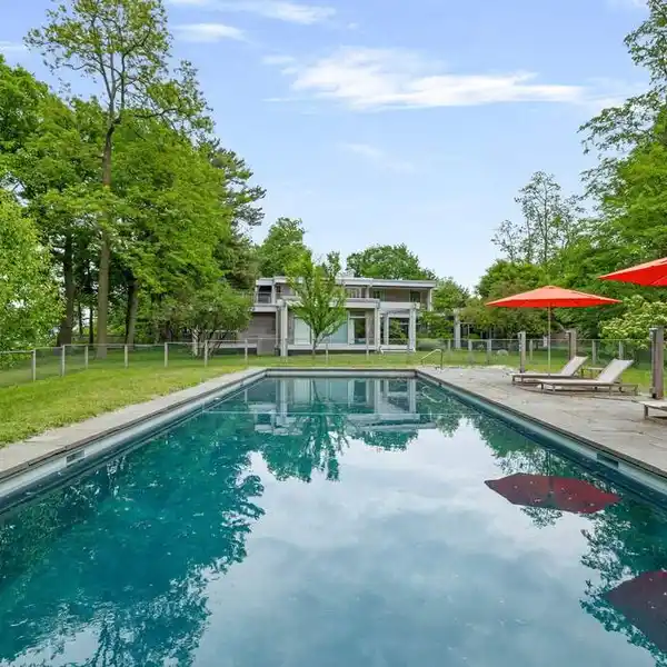 ARCHITECTURAL GEM ON LAKE MICHIGAN