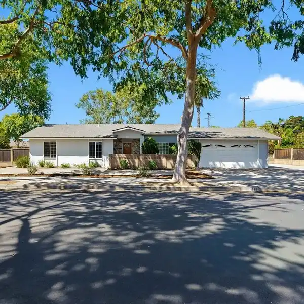 SPACIOUS MOUNTAIN VIEW HOME WITH FRUITFUL BACKYARD
