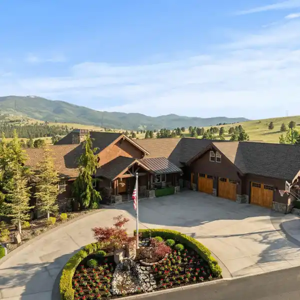 CUSTOM HOME WITH MAJESTIC VIEWS