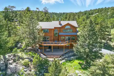Stylish Home Blending Comfort and Nature