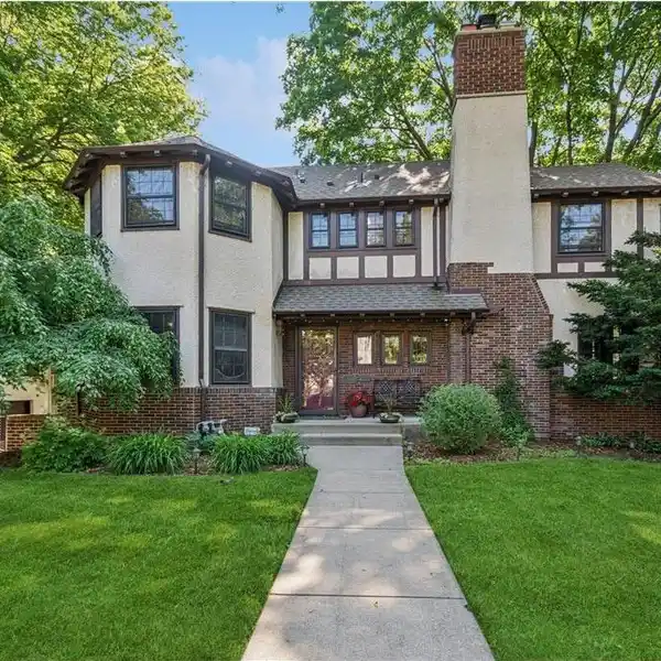 RARE ARCHITECTURAL GEM IN A PRESTIGIOUS LOCATION