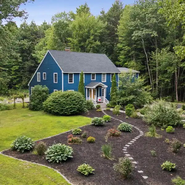 PEACEFUL WATERFRONT HOME WITH VERSATILE LIVING SPACES