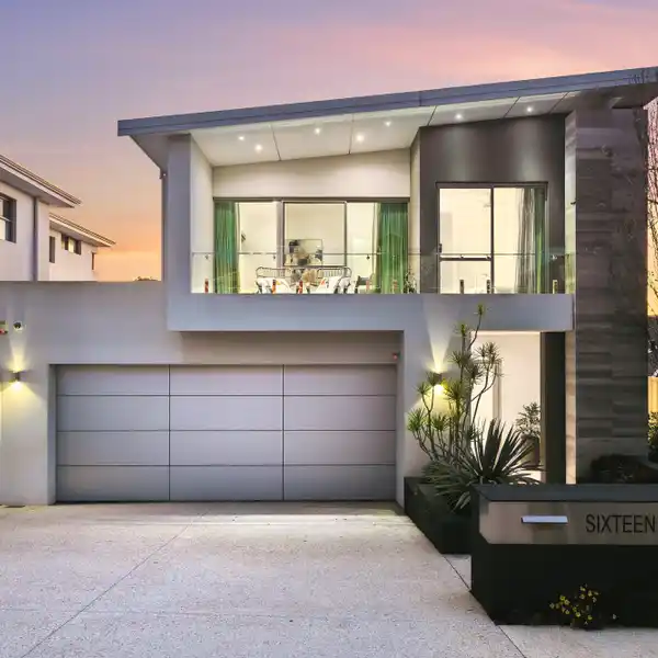 EXQUISITE DESIGNER-BUILT PROPERTY