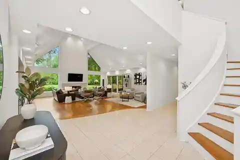 Updated Luxury Home on a Private Cul-De-Sac