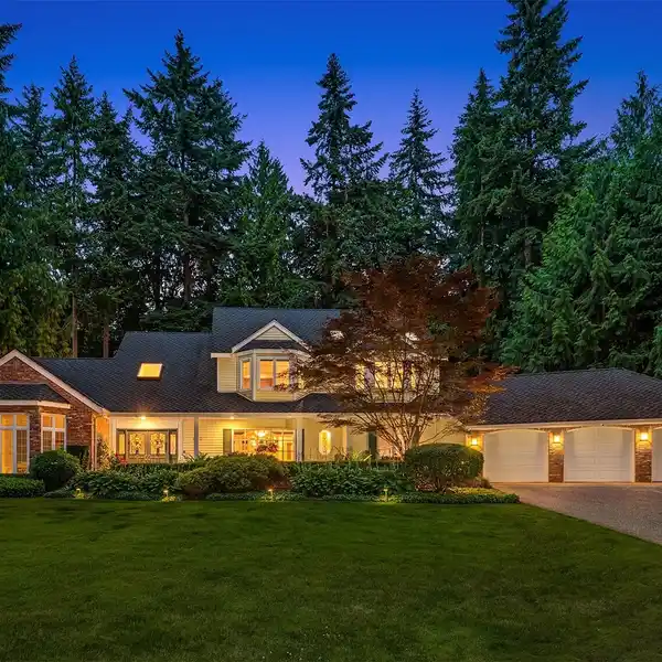 STORYBOOK TRADITIONAL HOME IN COVETED BRISTOL VIEW