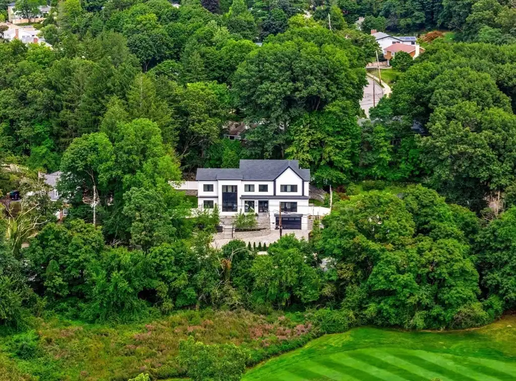 Meticulously Crafted Luxury Residence