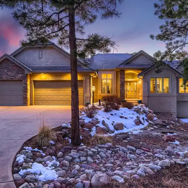 SECLUDED MOUNTAIN LIVING NEAR COLORADO SPRINGS