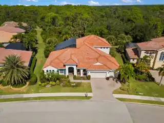 Grand Estate Where Luxury Meets Livability