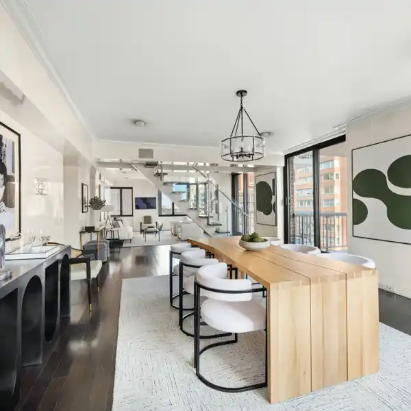 WOW DUPLEX CONDO ON EAST END AVENUE