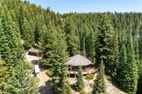Tranquil and Pristine Mountain Oasis