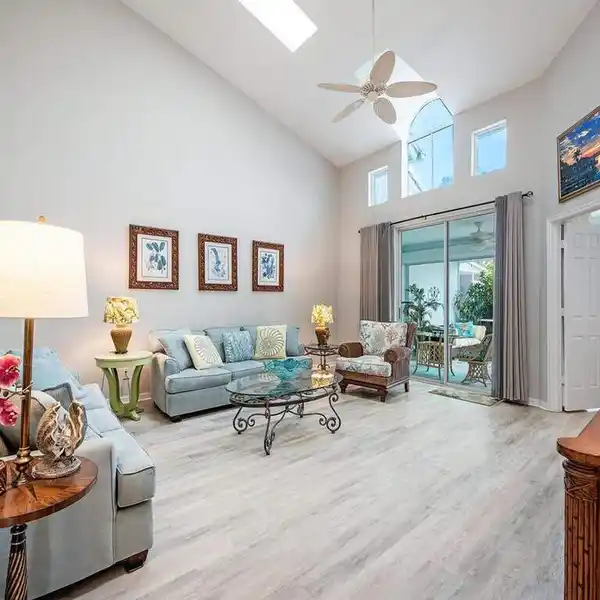 AMAZING VALUE IN THE HEART OF NAPLES