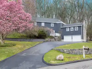 Modern Luxury Meets Nature's Beauty