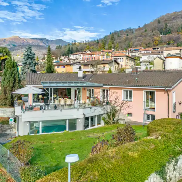 FAMILY RETREAT NEAR LUGANO