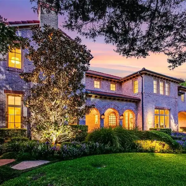EXQUISITE MEDITERRANEAN-STYLE RESIDENCE