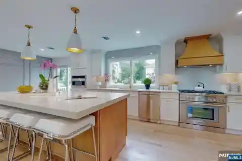 Modern Luxury Home with Spacious Open Layout