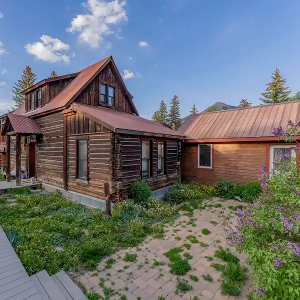 QUINTESSENTIAL GEM OF CRESTED BUTTE HERITAGE