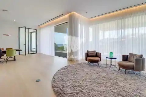 Luxury and Sophistication by the Sea