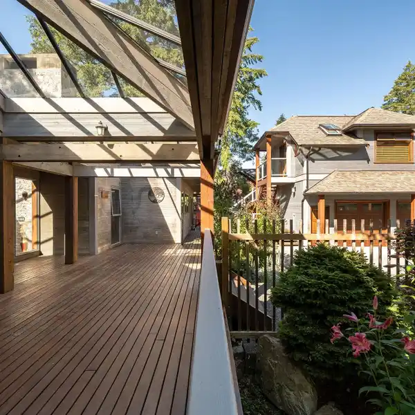 WEST COAST MODERN WITH STUNNING OCEAN VIEWS