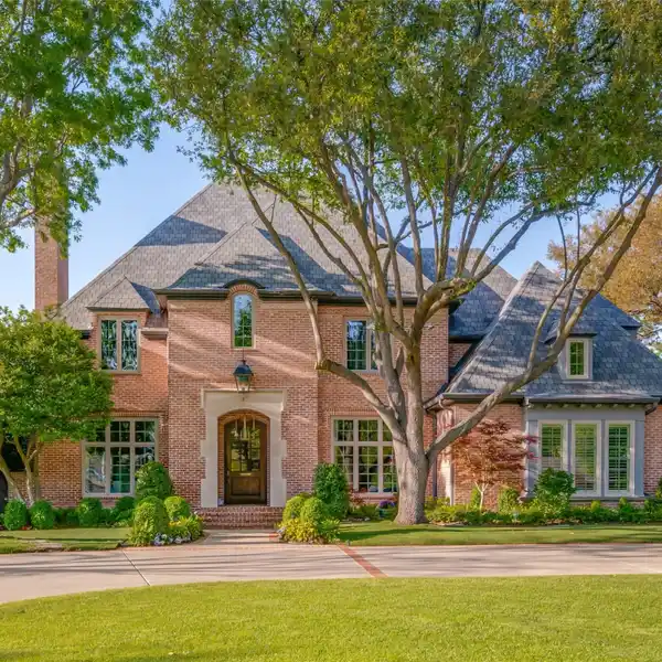 BEAUTIFULLY UPDATED PRESTON HOLLOW HOME