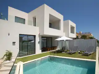 Luxury Villa for Rent Near the Beach