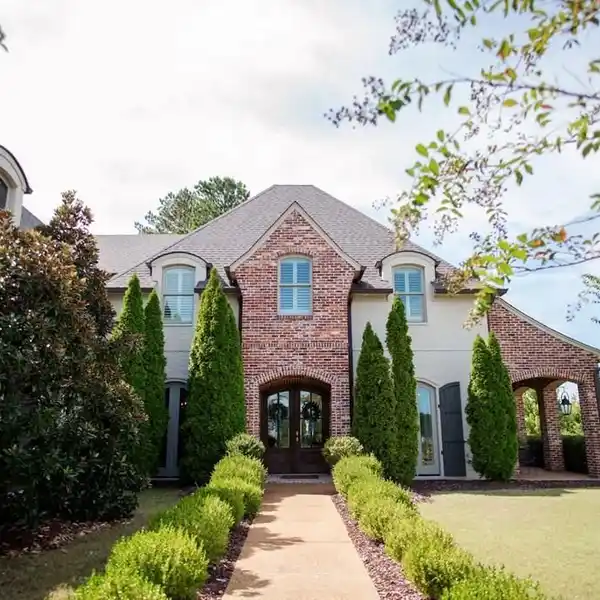 ELEGANT HOME WITH COUNTRY CLUB VIEWS