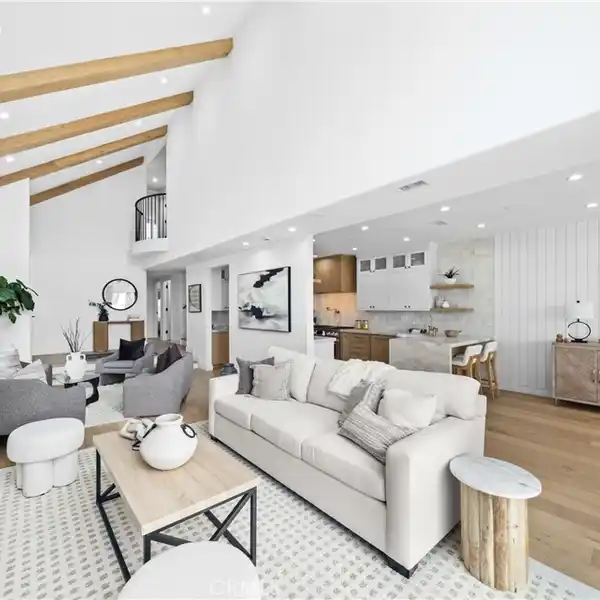 HUNTINGTON BEACH LUXURY HOME WITH PRIVATE OUTDOOR RETREAT