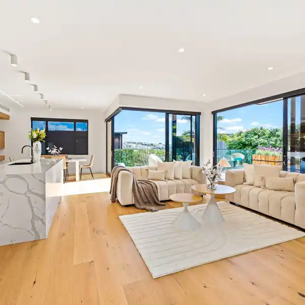 REGISTERED MASTER BUILDERS HOUSE OF THE YEAR