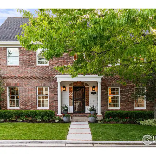 BRICK GEORGIAN HOME IN PRESTIGIOUS POLO PLACE