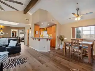 Bright and Airy Rear-unit Townhome