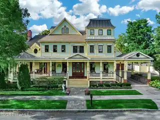 Timeless Victorian Style with Refined Modern Living