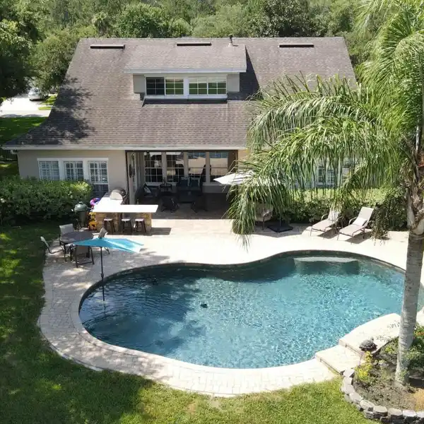 SPACIOUS FAMILY HOME IN PRESTIGIOUS GOLF COMMUNITY