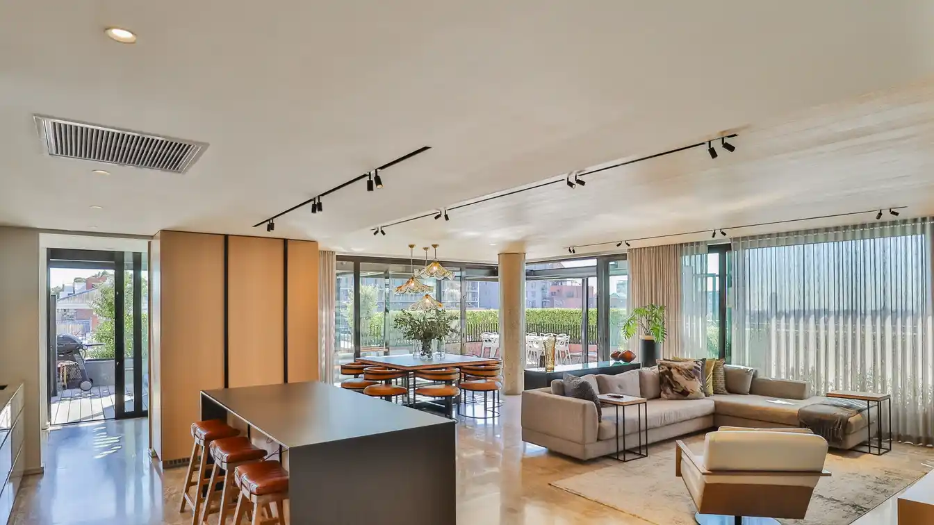 Luxurious Penthouse Styled Apartment
