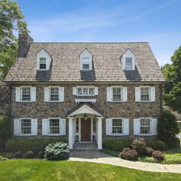 SPECTACULAR ESTATE WITH LEVEL ACREAGE