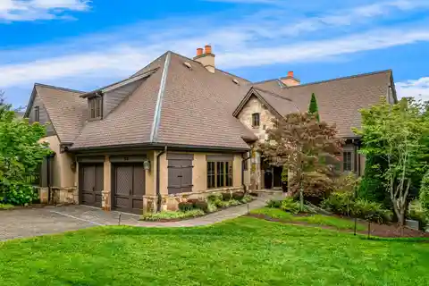 A Sanctuary for Four-Seasons Living