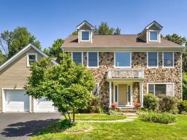 BEAUTIFULLY MAINTAINED YOUNGER COLONIAL HOME