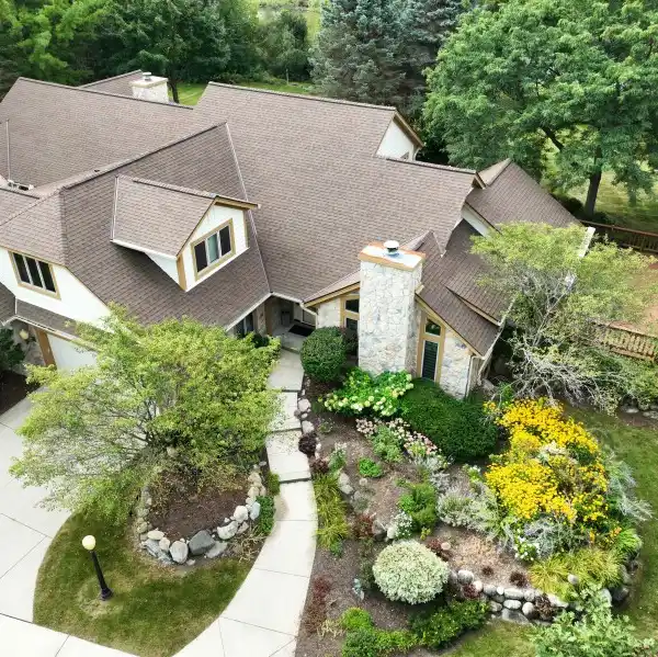GORGEOUS HOME IN A LUSH SETTING