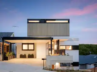 Prestigious Penthouse Upper Duplex with Sweeping Views