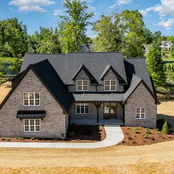WARM AND WELCOMING RETREAT ON PRIME PROPERTY