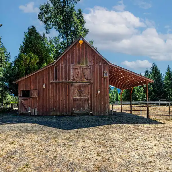 HISTORIC CRAFTSMAN HOME ON EXPANSIVE EQUESTRIAN PROPERTY