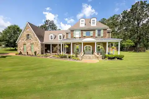 Custom-built Home in the Beautiful Auburn Woods Neighborhood