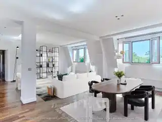 Bright Dual-Aspect Apartment with Garden Views