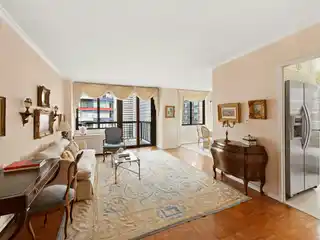 Oversized Junior-4 Home