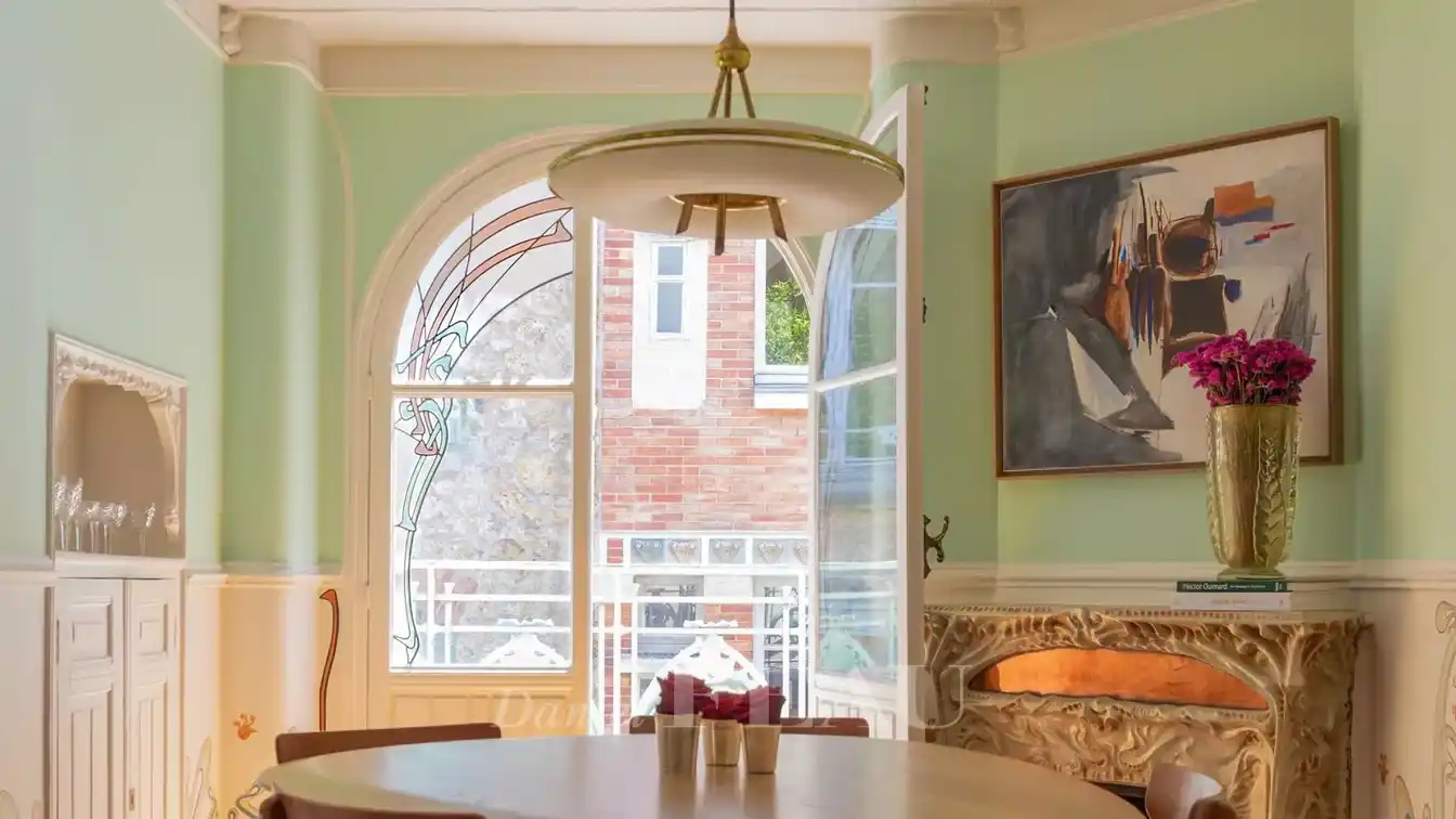 Quaint Courtyard Apartment