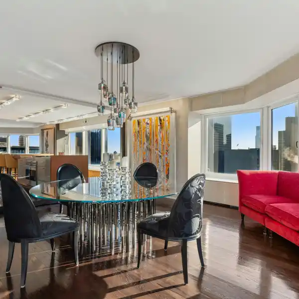 LUXURIOUS AND METICULOUSLY RENOVATED THREE BEDROOM RESIDENCE