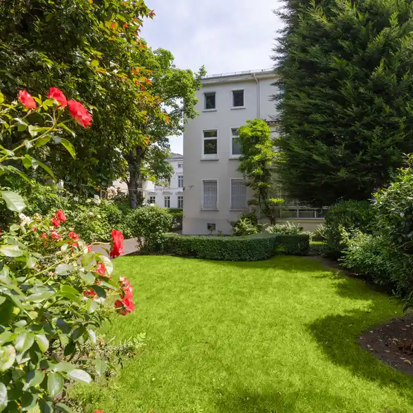 VERSATILE PROPERTY IN PRIME LOCATION