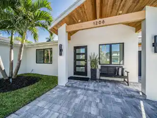 Charming Ranch Style Home in Lake Park