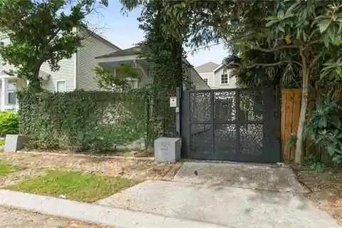 Renovated Leonidas Camelback with Private Gated Entry