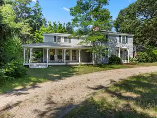 Beautiful Circa 1827 Antique Home